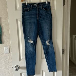 Universal Thread Distressed Skinny Jeans - Size 6/28R